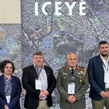ICEYE: Ανέδειξε τις δυνατότητες των δορυφόρων SAR στη DEFEA 2025