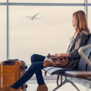 Πράκτορας της CIA συμβουλεύει πώς να ταξιδέψουμε με ασφάλεια τις γιορτές