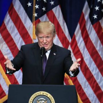 Στη νέα Αμυντική Στρατηγική των ΗΠΑ το τείχος με το Μεξικό