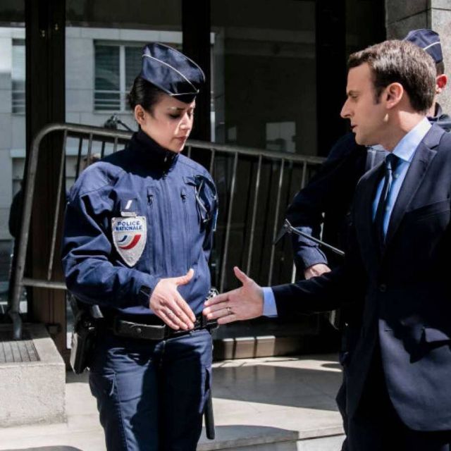 O Mακρόν… διπλασιάζει την φρουρά του