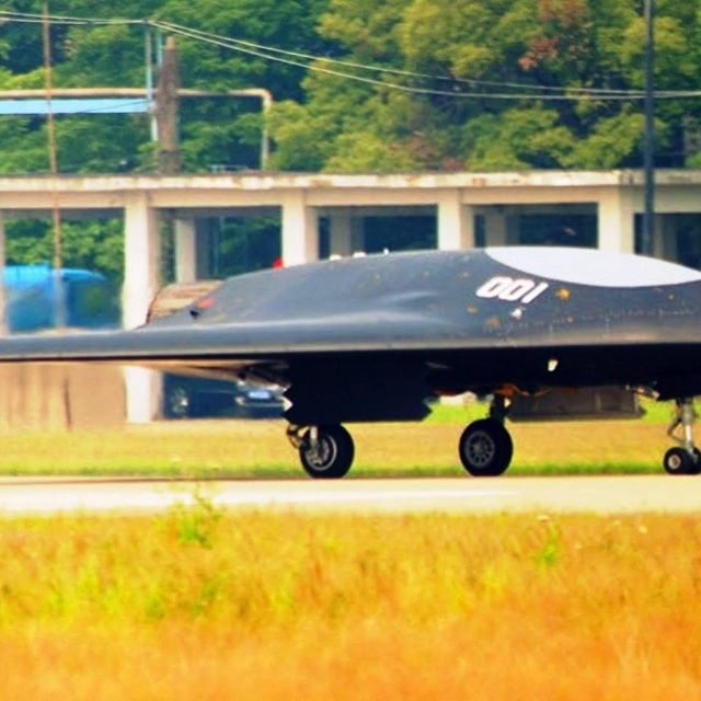 Η Κίνα «ακονίζει» νέα μη επανδρωμένα μαχητικά στελθ