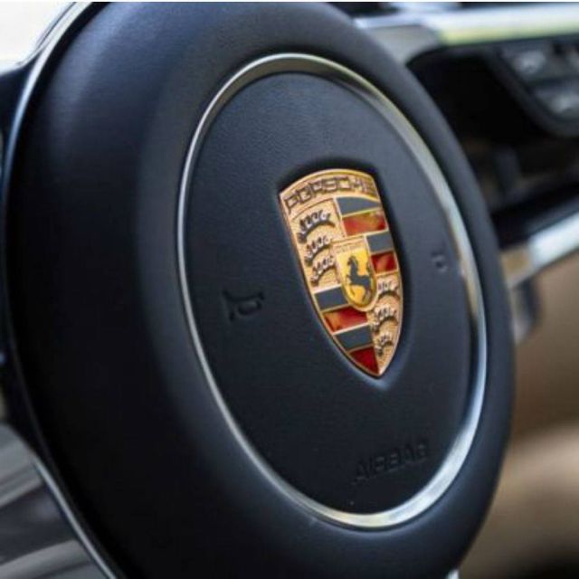 Porsche και UPS κλείνουν το μάτι στα αυτόνομα οχήματα