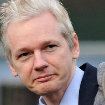 Ο Ισημερινός θα εξακολουθήσει να προστατεύει τον Ασάνζ