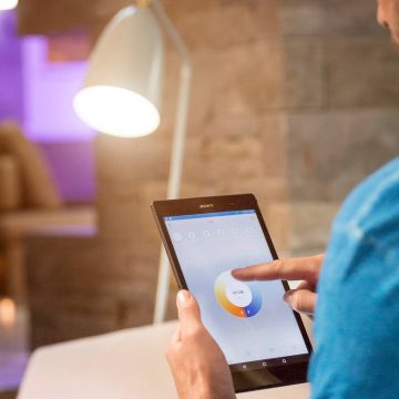 Πώς χάκερς μπαίνουν στο Wi-Fi μας από το… ταβάνι!