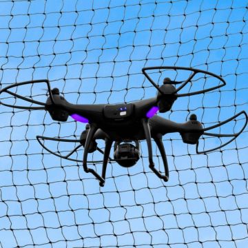 Αναχαίτιση drones από σμήνη άλλων drones με δίχτυα