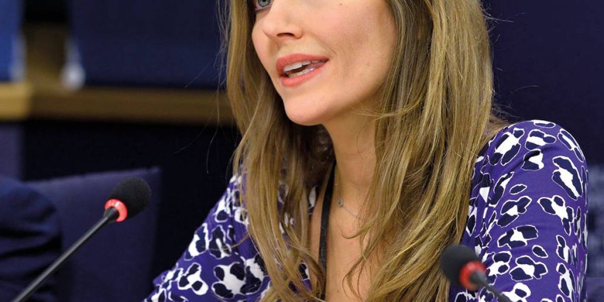 Παρέμβαση Καϊλή για ασφάλεια συνομιλιών στο Διαδίκτυο