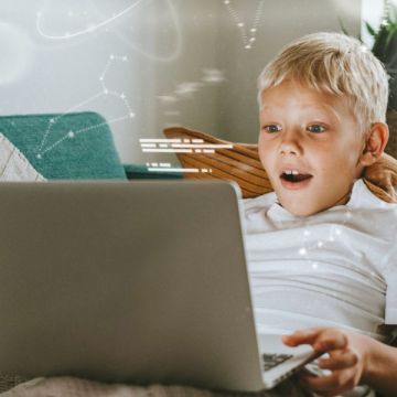 Η Ευρώπη προσφέρει μία ασπίδα για τα παιδιά στο διαδίκτυο