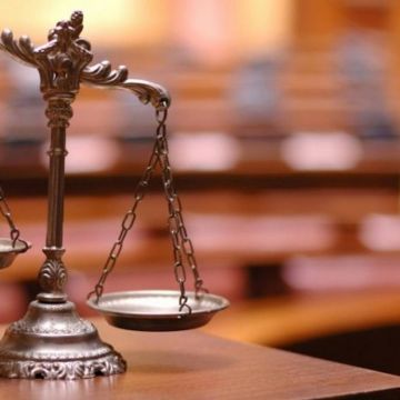 Τι είναι το Stalking και ποιες οι συμπεριφορές παρενοχλητικής παρακολούθησης