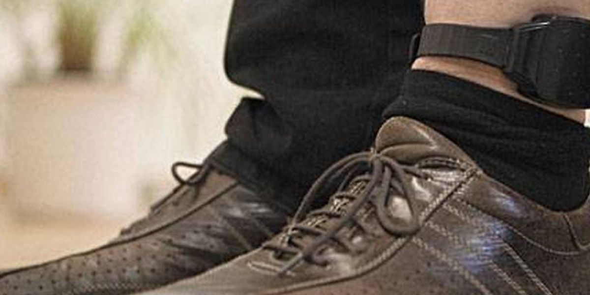 Συνελήφθη η 43χρονη που είχε παραβιάσει το «βραχιολάκι»