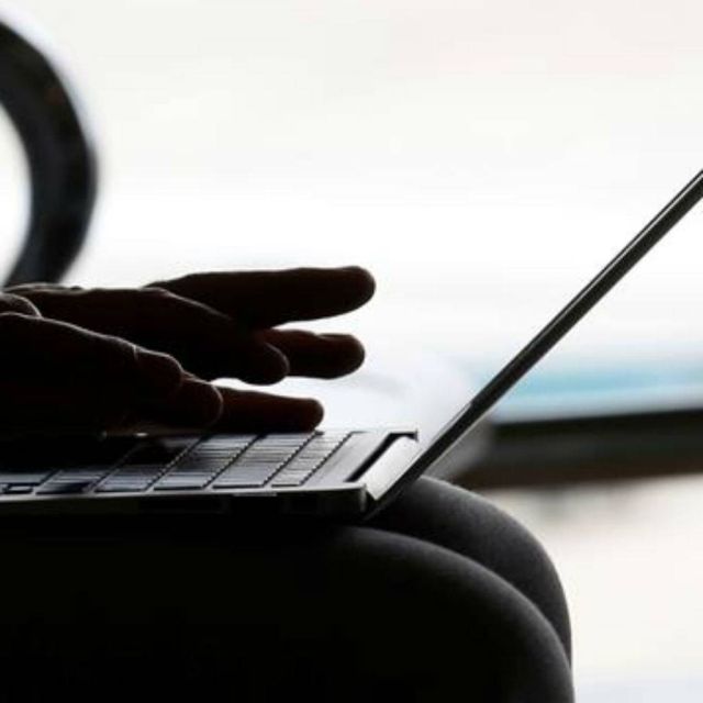 Συναγερμός για τη νέα ηλεκτρονική απάτη Sextortion Scam