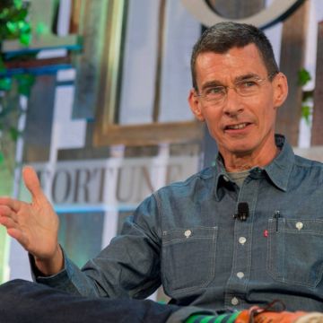 Levi Strauss & Co: Ζητά από τους πελάτες της να αφήνουν τα όπλα στο σπίτι τους