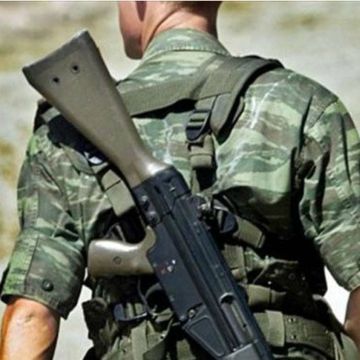 Σκέπασε την κάμερα ασφαλείας με… τζόκεϊ και μετά έκλεψε το τυφέκιο G3