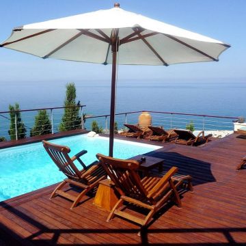 Η εφορία θα ψάχνει με drones για πισίνες;