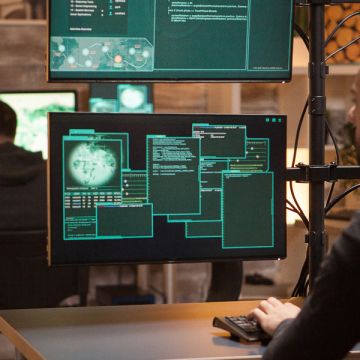 Κυβερνοεπίθεση στη Microsoft: Πάνω από 100 οργανισμοί τέθηκαν σε κίνδυνο