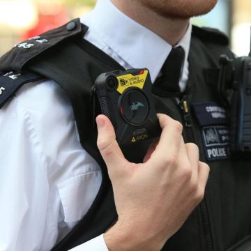 Αστυνομικοί με κάμερες, drones και ηχητικά μηνύματα