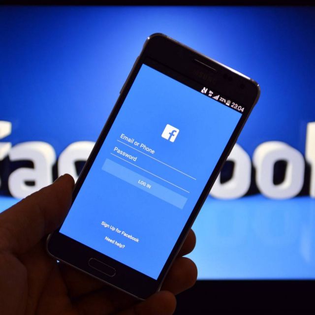 Facebook κατά του εξτρεμισμού