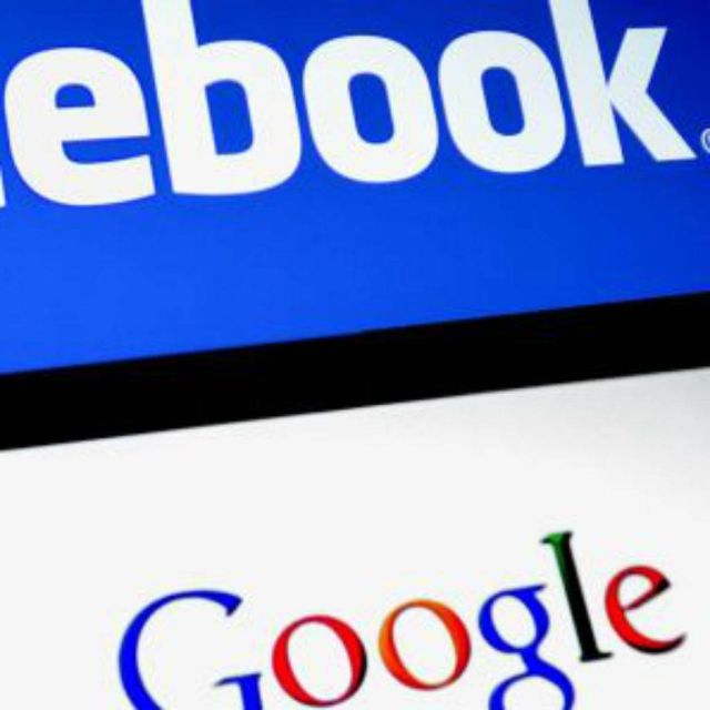 KEΠΚΑ: Facebook και Google ωθούν τους χρήστες να μοιράζονται μαζί τους τα προσωπικά δεδομένα τους