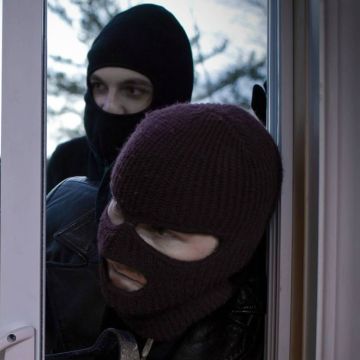 Ληστές χτύπησαν με βέργα στο κεφάλι υπάλληλο σεκιούριτι