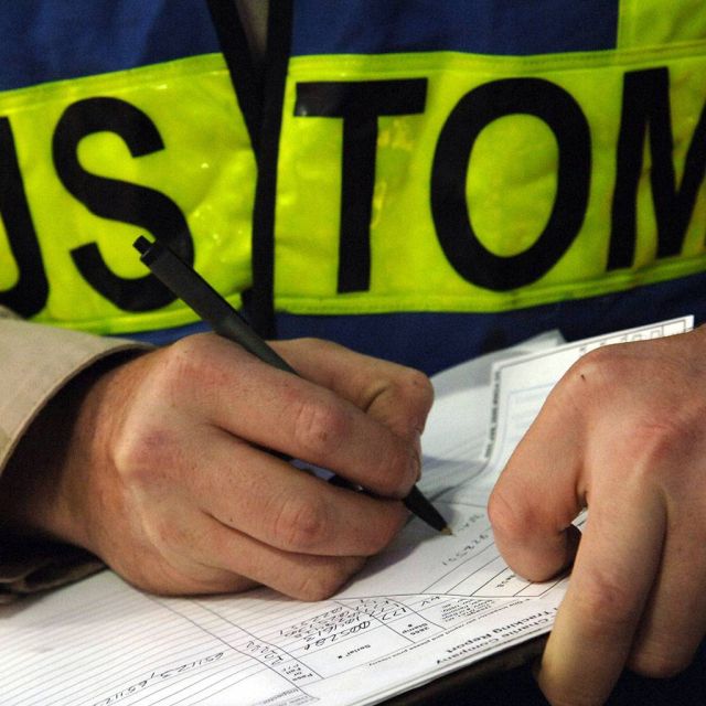 Μπλόκο σε 41 εκατ. πλαστά προϊόντα από τα τελωνεία της ΕΕ