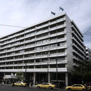 Στην εποχή της τηλεδιάσκεψης μπαίνει πλέον το υπουργείο Οικονομικών