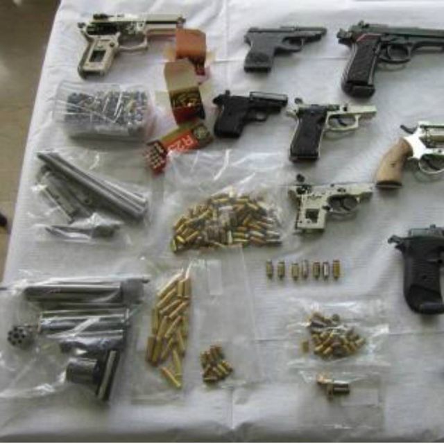 Παράνομα εργαστήρια όπλων εντόπισε η Ασφάλεια στην Πάτρα