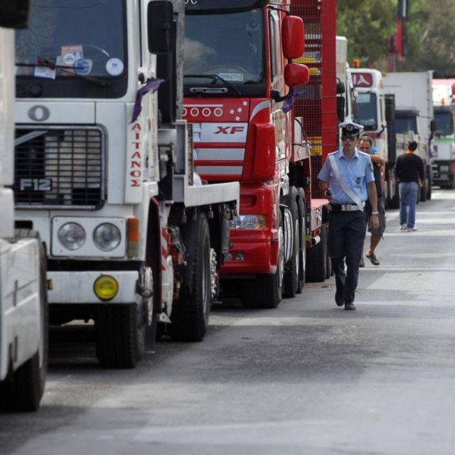 Χειρόφρενο από την ΕΛΑΣ στα φορτηγά λόγω Πάσχα