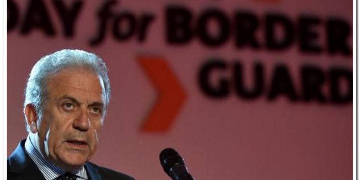 Στην έδρα της Συνοριοφυλακής της ΕΕ ο Αβραμόπουλος