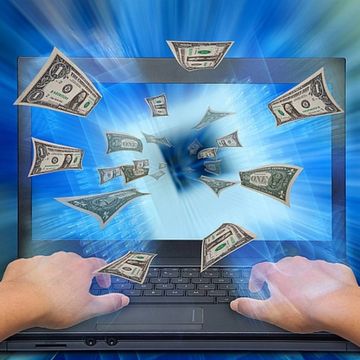 Διέθεταν προϊόντα εγκλήματος μέσω ίντερνετ