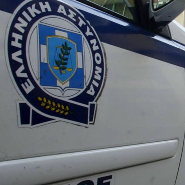 Η αντιτρομοκρατική συνέλαβε Αφγανό με 7 πυροκροτητες