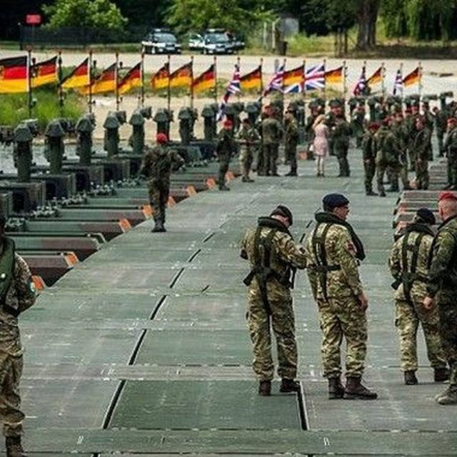 Στα… όπλα 300.000 στρατιώτες του ΝΑΤΟ στα ρωσικά σύνορα